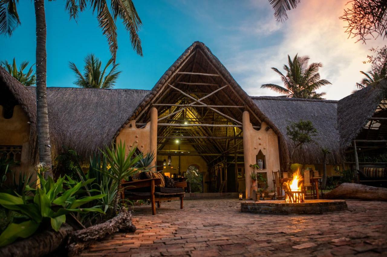 Turtle Cove Lodge And Yoga Shala Tofo Exterior photo