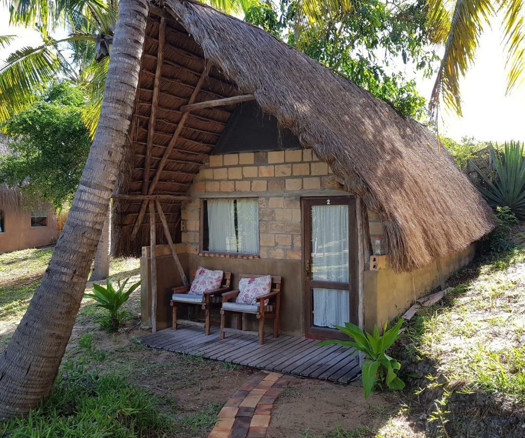 Turtle Cove Lodge And Yoga Shala Tofo Exterior photo